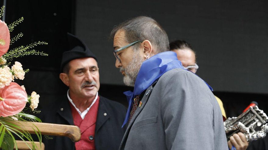 La polémica fiesta de El Carbayu: el alcalde de Langreo censura las críticas «fuera de lugar» del presidente de la sociedad de festejos