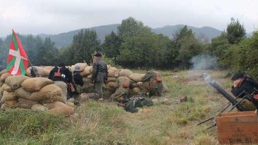 La recreación histórica de la Guerra Civil, la memoria que guarda la Asociación «Frente del Nalón»
