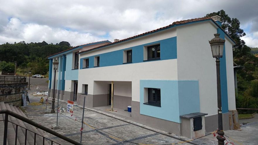 Illas «estrena» colegio antes del inicio del curso