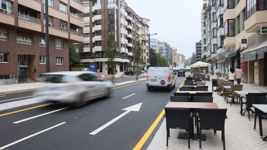 Así fue el estreno del bulevar de la avenida de Galicia: «La calle ha ganado mucho pero tenemos que acostumbrarnos»