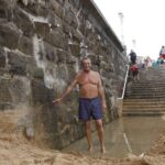 Bañistas en la playa de San Lorenzo.