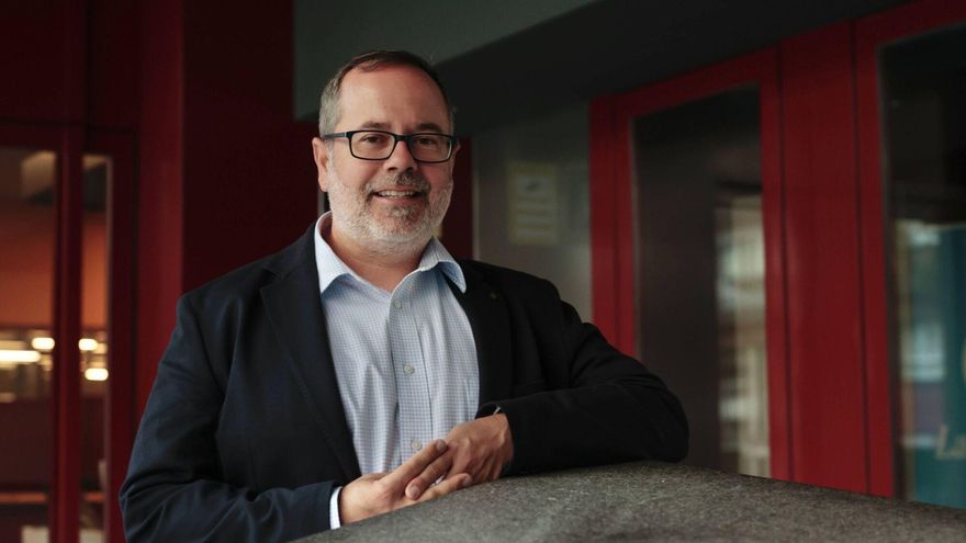 Julio Bobes Bascarán, coordinador de la mesa de turismo de FADE: «Hay que reformular la forma de vender al turista nuestros espacios naturales»
