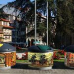 Decorar la basura: una intervención artística para las islas de reciclaje de Avilés