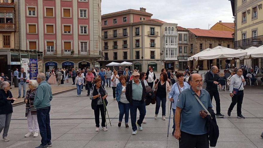 Octubre comienza con fuerza para el turismo en Avilés: «La ciudad está llena, no parece otoño»