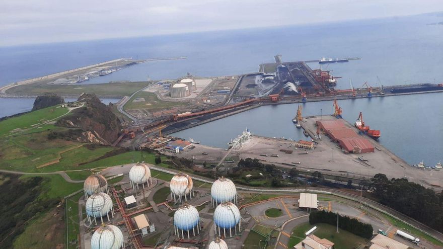 Ebhisa renuncia a un informe pericial contra la demanda del carbón desaparecido en el puerto de El Musel