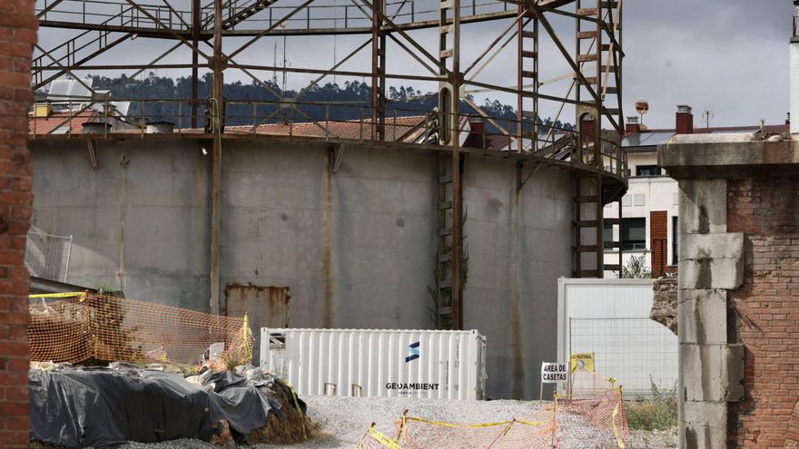 “Los técnicos confirman: la marquesina y el gasómetro de la Fábrica de Gas de Oviedo están en ruina irrecuperable”