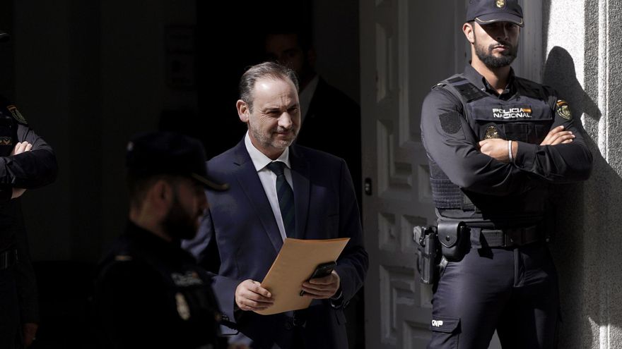 El juez Puente desvela a qué dedicó Ábalos los pagos con dinero desconocido de Koldo