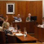Podemos reclama una tasa turística en Avilés y PP y Vox rechazan la subida del agua y la basura