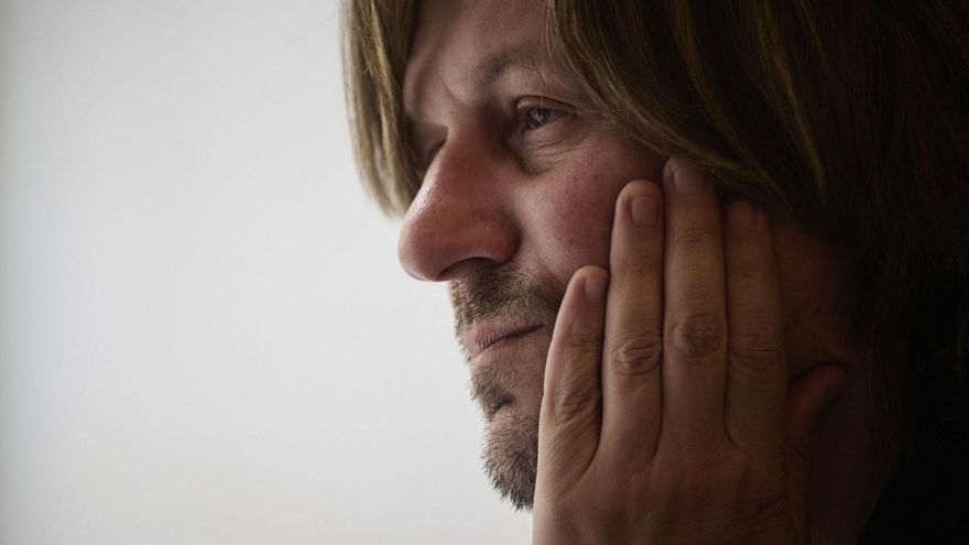 Nacho Vegas, que este sábado estará en la Noche Blanca: «Los poemas son pequeños seres vivos, como animalitos»