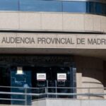 «¡Somos los trinitarios y venimos a por los pencos!» | Juicio a un pandillero por machetear a tres jóvenes en una discoteca de Madrid