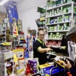 Aluvión de clientes en el comercio local con vales de descuento: «Muchos van a aprovechar los descuentos para las compras navideñas»