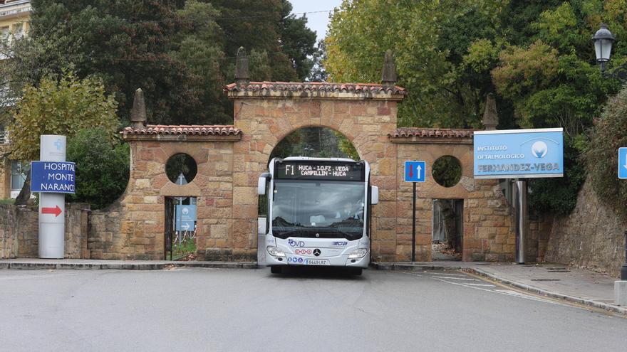 Los buses eléctricos no pueden entrar al Hospital Monte Naranco: la solución tiene que llegar antes de junio