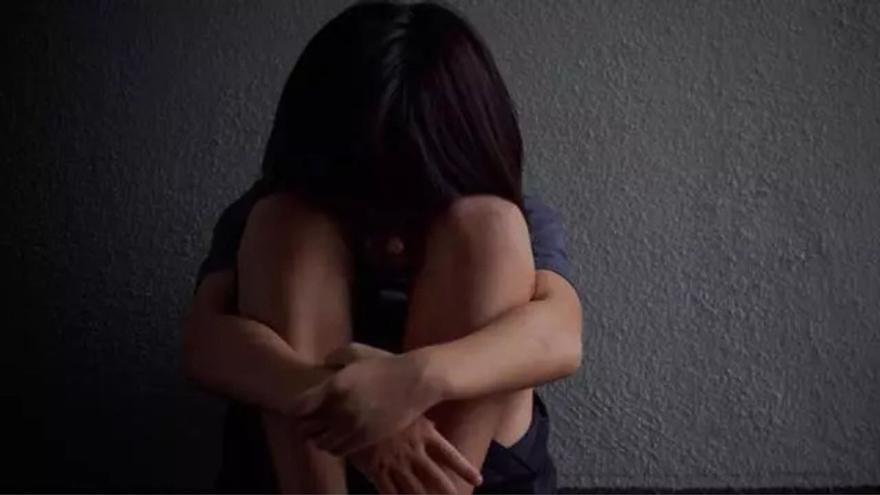 La Policía detiene a un hombre por agredir sexualmente a una niña de 12 años en la puerta de un colegio