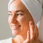 He probado la crema facial de 10 euros que ha transformado mi piel seca y descamada, dejándola suave e hidratada al instante