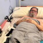 Preso en su propia casa, así vive un vecino de San Martín del Rey Aurelio con las dos piernas amputadas