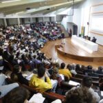 La Facultad de Economía y Empresa, «Asturiana del mes» en su 50º aniversario