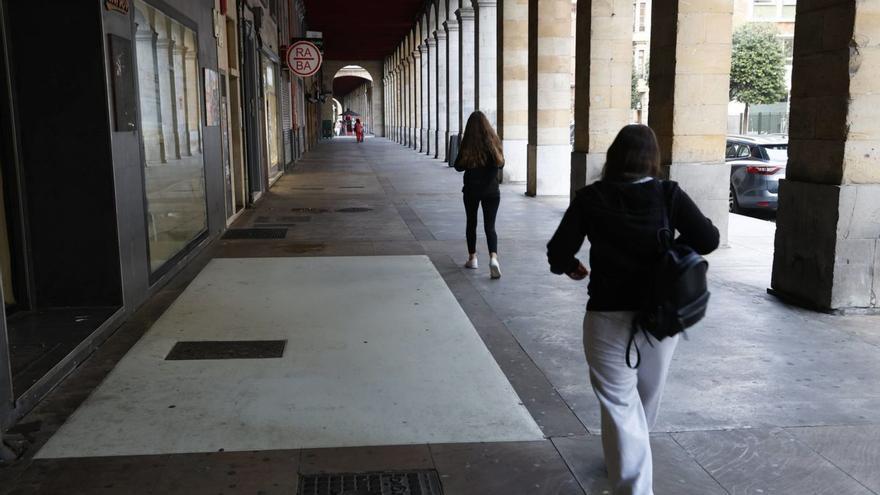 La calle gijonesa de Marqués de San Esteban, a falta de un último test, se renovará antes de verano