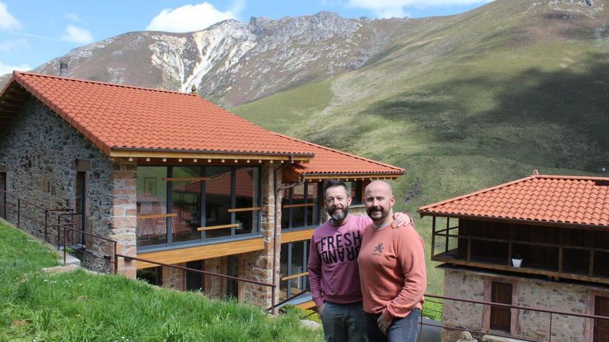 Las razones de la fuerte eclosión de la colonia balear en Asturias: «Las islas están masificadas, el norte es tranquilidad»