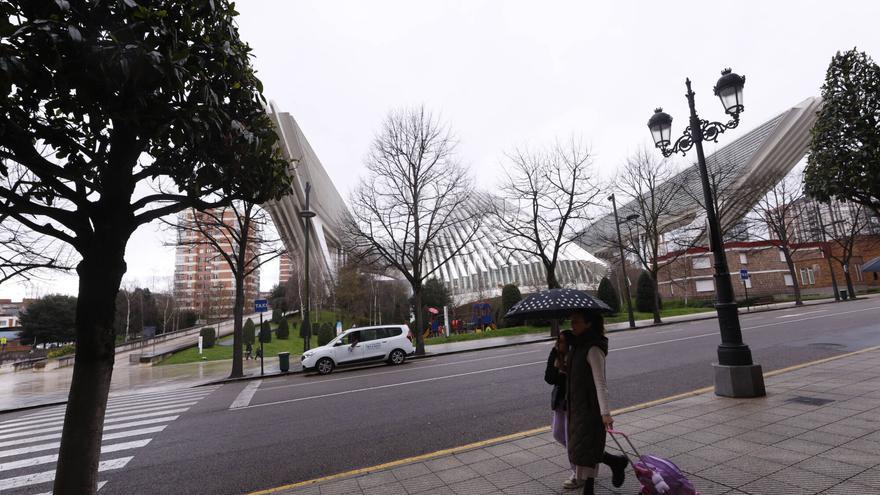 Canteli visita a la Universidad Alfonso X para preparar su desembarco en Oviedo