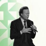 Julio Iglesias, le gustan las mujeres y le gusta el vino