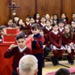 La Hermandad de la Santa Misericordia acerca la Semana Santa de Gijón al colegio Juan Pablo II-San Miguel