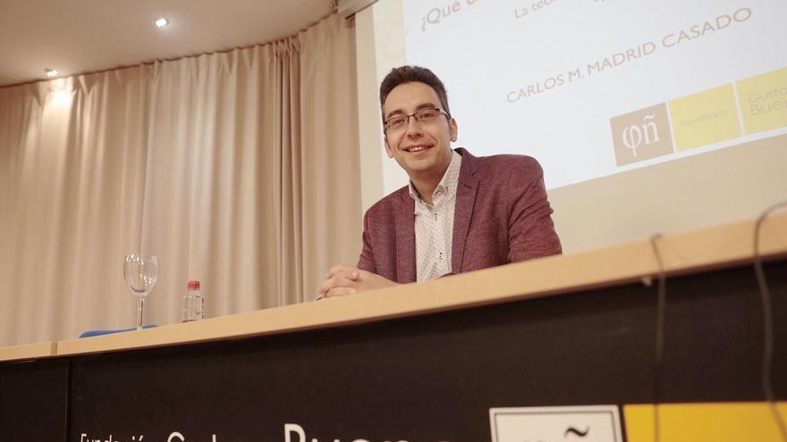 Carlos M. Madrid, filósofo y matemático: «No existe una ciencia, con mayúsculas, que nos diga, de una vez por todas, cómo es el universo»