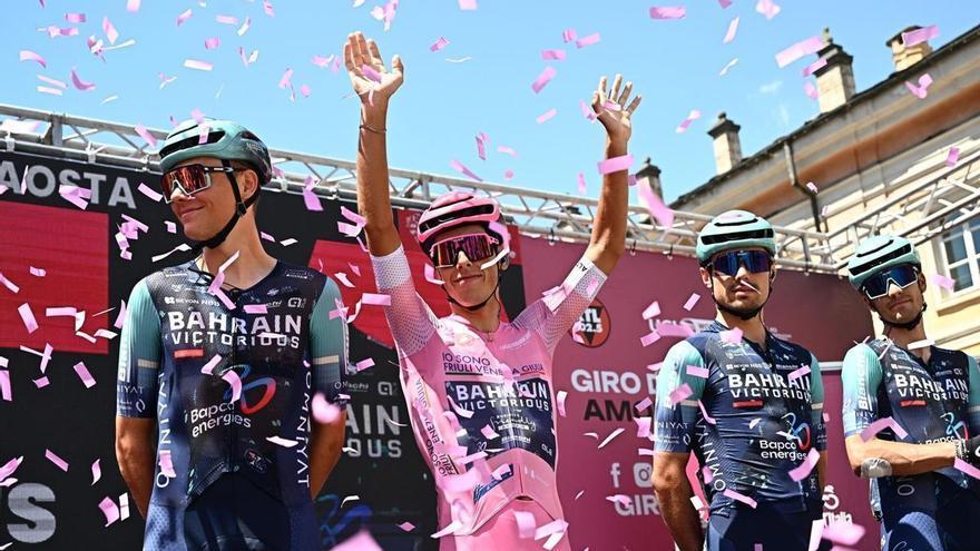 Vingegaard demuestra que es el rey de la montaña y se hace con la ‘maglia rosa’
