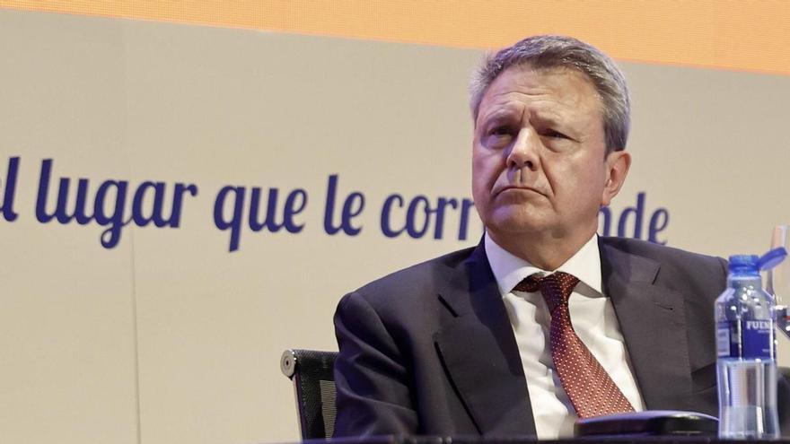 Santano, mano derecha de Óscar Puente, visita Gijón (sin reunirse con el Principado) y pide que se «comprenda» su postura «jurídico-económica» para no suprimir el peaje del Huerna
