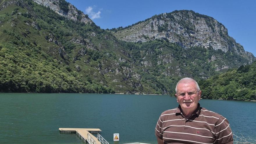 «Nunca tuvimos a los lobos tan próximos a los pueblos, pero parece que solo importa cuando se acercan a Oviedo o Gijón»