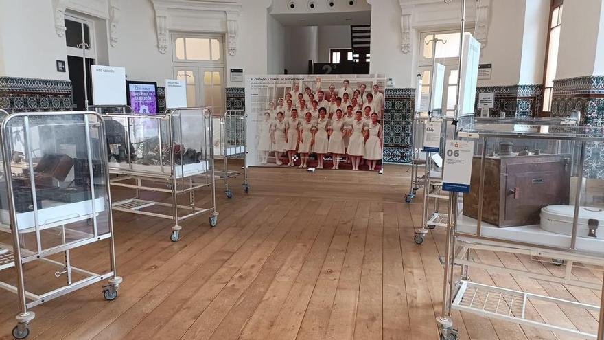 Una exposición sobre la historia de los ciudadanos para celebrar los 50 años de la Facultad de Enfermería de Gijón