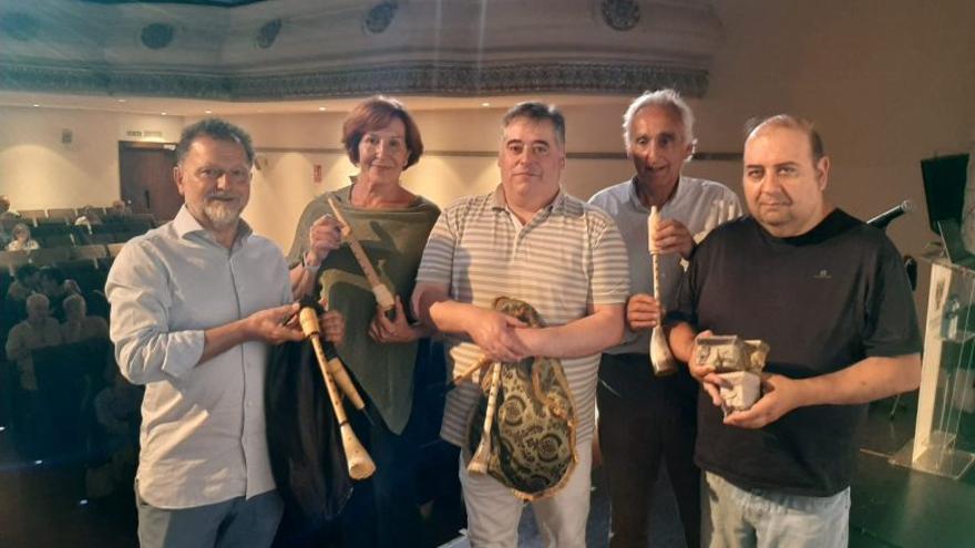 El sonido de la gaita medieval de La Oliva vuelve a Villaviciosa más de ochocientos años después: «Es dulce, redondo e íntimo»