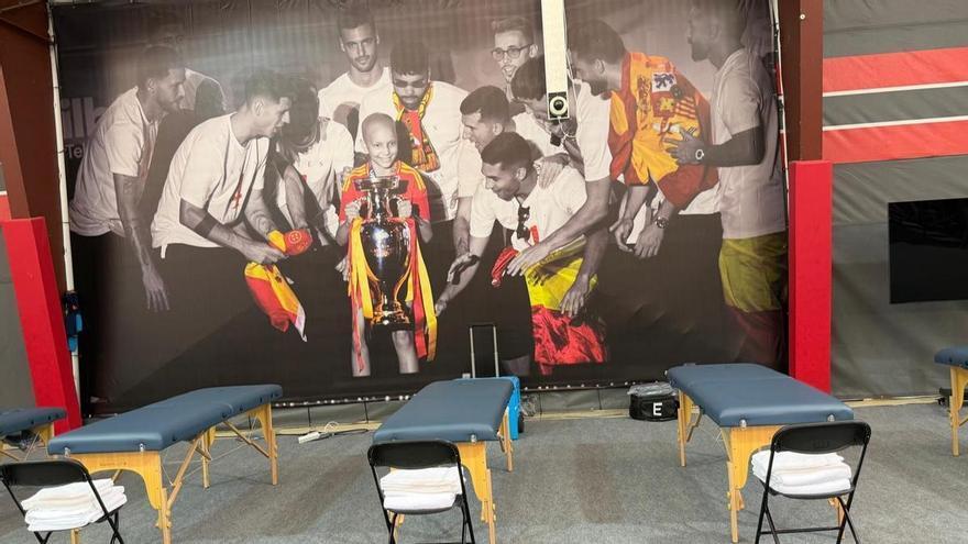 El hogar de España: campo de golf, piscina olímpica y gimnasio con lemas motivadores
