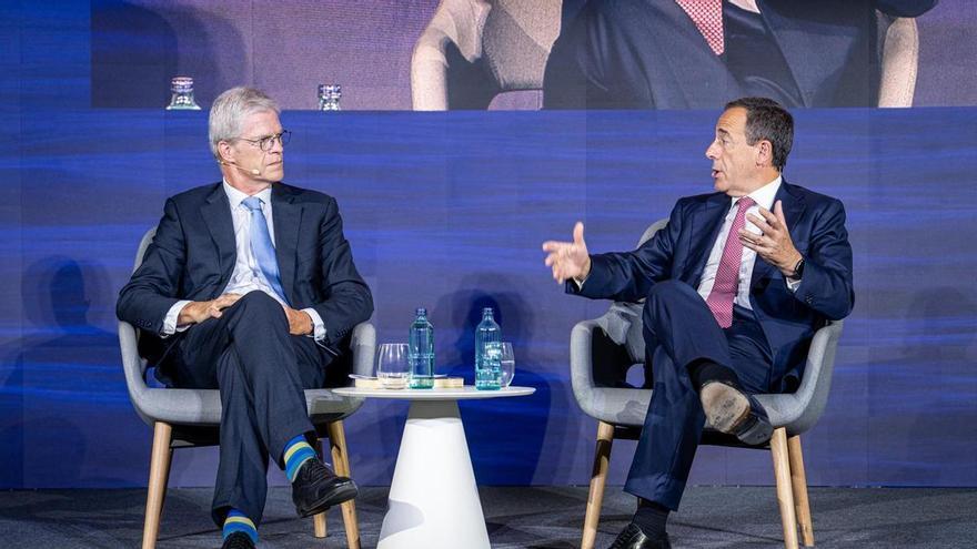 Gortázar (CaixaBank) advierte de que el entorno político dificulta «los consensos necesarios» para la economía