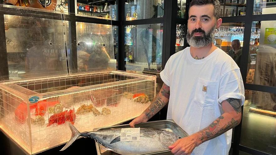 El bonito rulado en la Lonja del Puerto de Gijón ya se degusta en los restaurantes de la ciudad: «En verano no tiene rival»