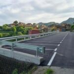 Flamante aparcamiento disuasorio en Vís (Amieva)