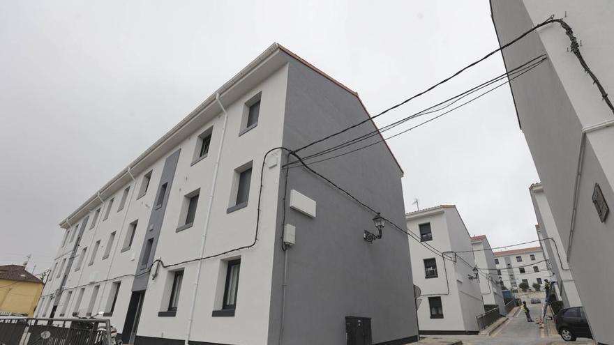 Dos importantes barrios de Oviedo estrenan nueva imagen tras la rehabilitación de 132 viviendas: las mejoras beneficiarán a otros 120 pisos