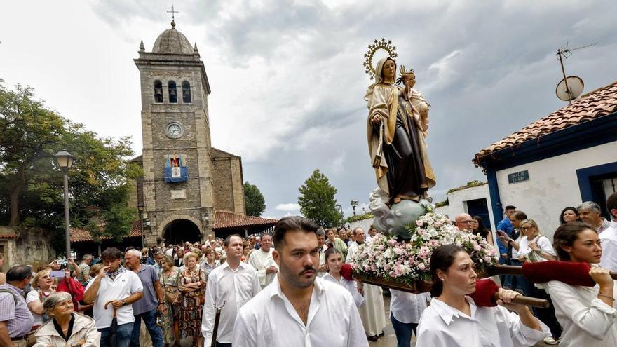 EN IMÁGENES: procesión marinera en honor a la Virgen del Carmen en Luanco.