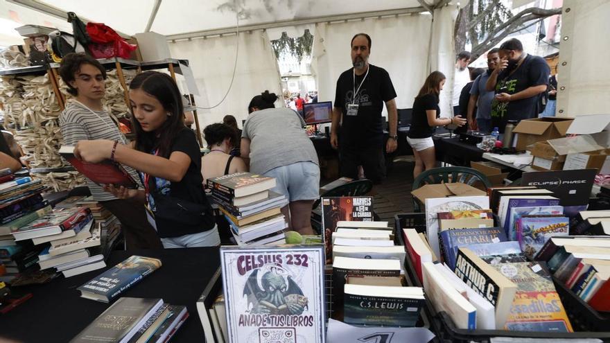 La fantasía y la ciencia ficción vuelven a las calles de la mano del Celsius 232: «No habría conocido Avilés si no fuera por el festival»
