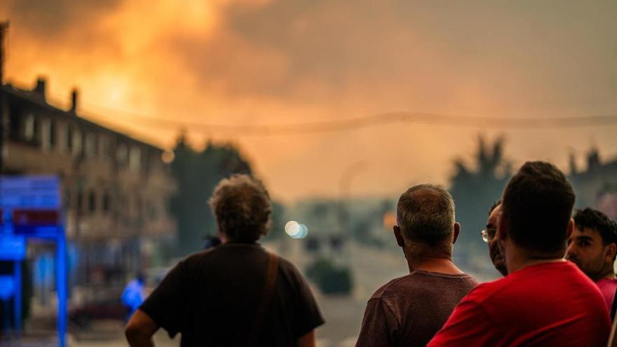 Última hora de los incendios en España, en directo | Los incendios de Madrid y Ávila evolucionan «en positivo», pero el viento complica su estabilización