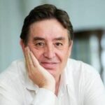 Conversaciones sobre cultura y compromiso, con Luis García Montero, director del Instituto Cervantes