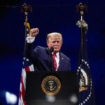 Trump ensalza la grandeza de EEUU en un discurso con tintes de mitin por el 250 aniversario de la independencia