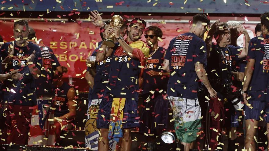 Otra superestrella bien merecía un fiestón: la España más feliz inunda las calles de Madrid por el Mundial de «26 fantásticas personas»
