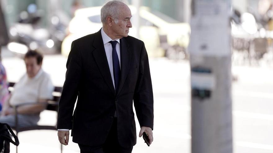 El juez Peinado defiende la retirada de pasaporte a Begoña Gómez y recuerda un expresidente que huyó de Italia