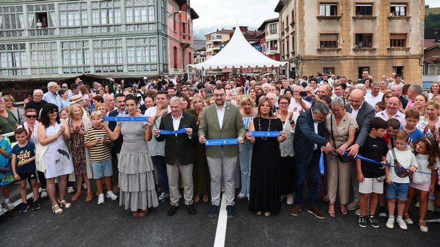Arriondas inaugura el nuevo puente del Sella: «Renovamos un auténtico símbolo de toda Asturias»
